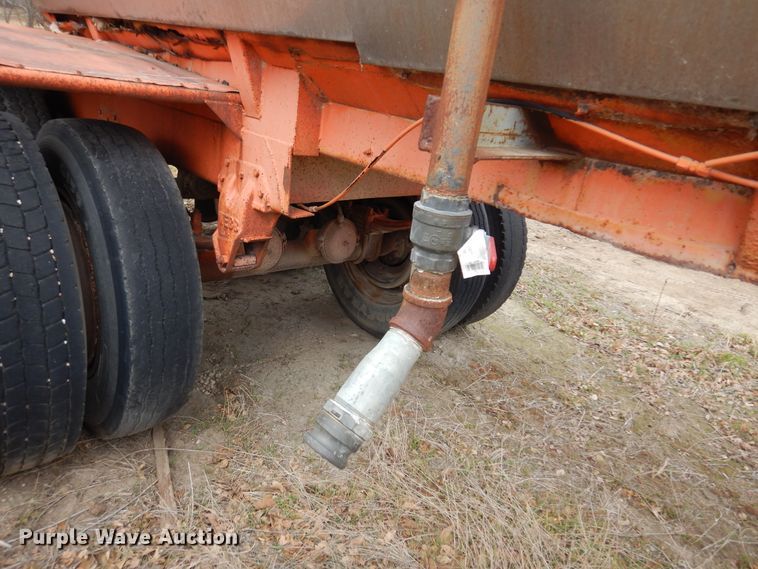 image for item JJ9861 Tank trailer