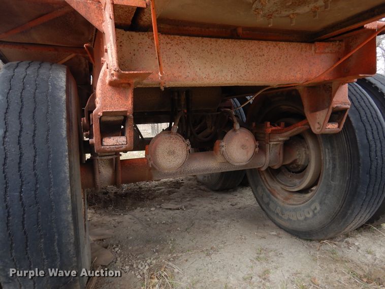 image for item JJ9861 Tank trailer