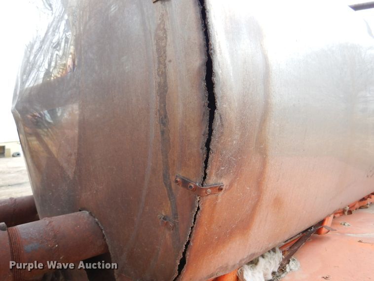 image for item JJ9861 Tank trailer