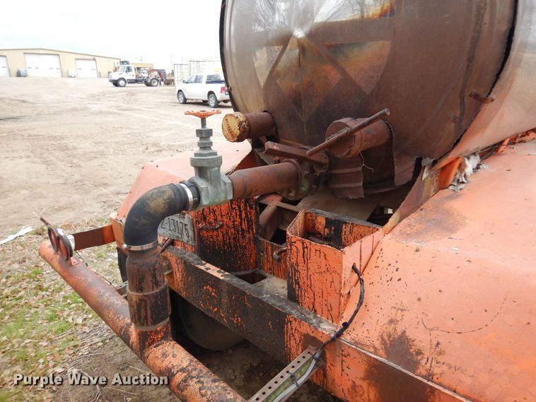 image for item JJ9861 Tank trailer