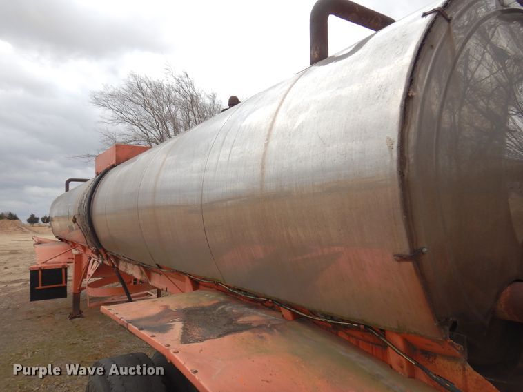 image for item JJ9861 Tank trailer