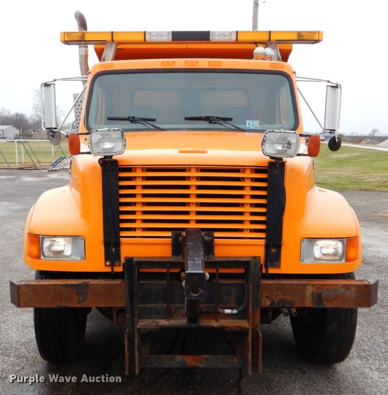 image for item JK9855 2000 International 4900  dump truck