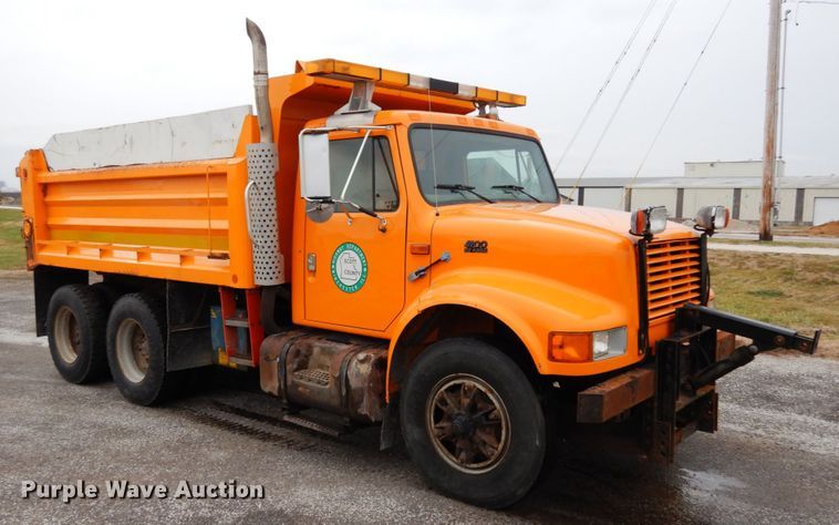 image for item JK9855 2000 International 4900  dump truck
