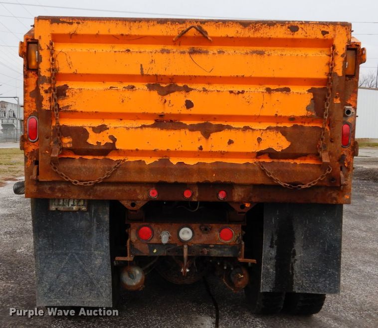 image for item JK9855 2000 International 4900  dump truck