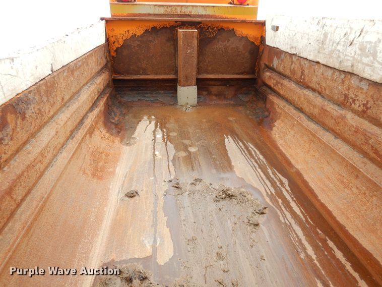 image for item JK9855 2000 International 4900  dump truck