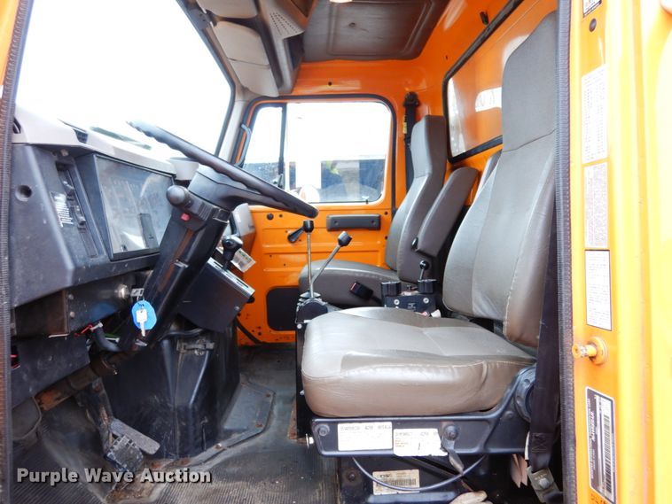 image for item JK9855 2000 International 4900  dump truck