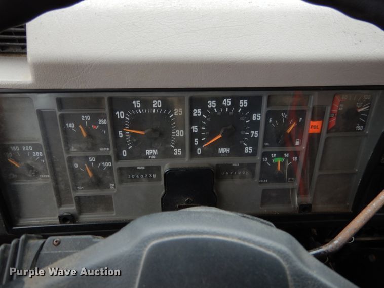 image for item JK9855 2000 International 4900  dump truck