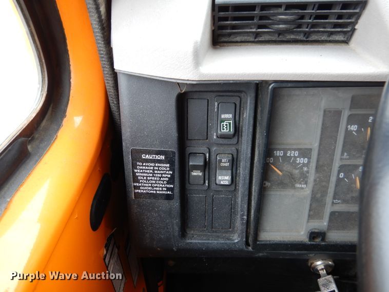 image for item JK9855 2000 International 4900  dump truck