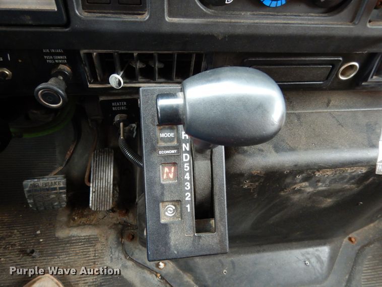 image for item JK9855 2000 International 4900  dump truck