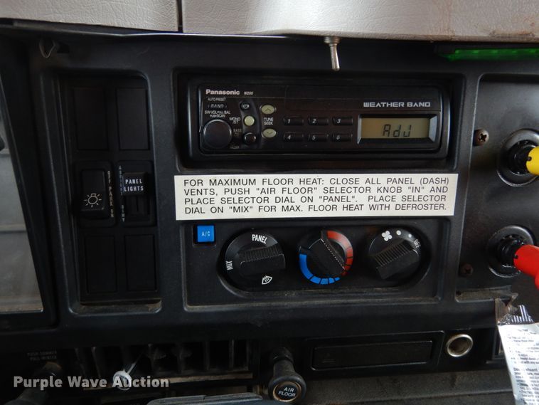 image for item JK9855 2000 International 4900  dump truck