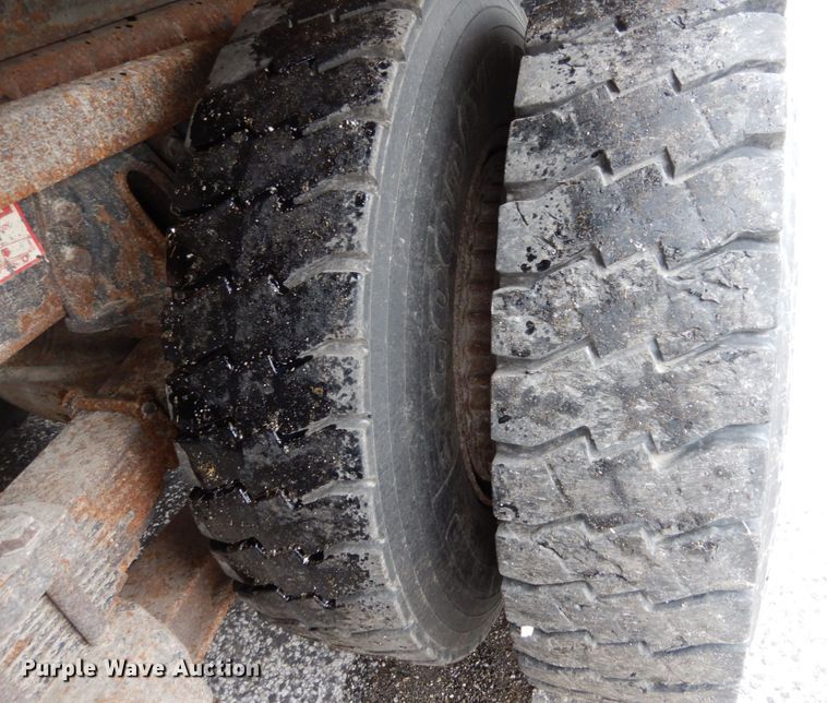 image for item JK9855 2000 International 4900  dump truck