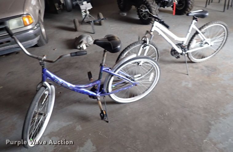 image for item JT9991 (2) bicycles