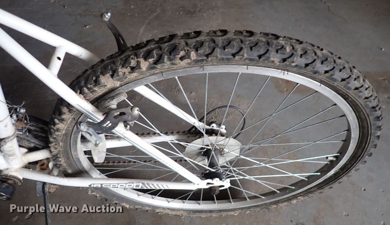 image for item JT9991 (2) bicycles