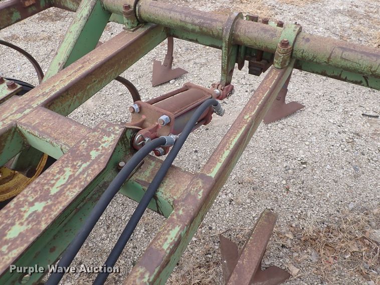 image for item JU9011 John Deere 1600  field cultivator