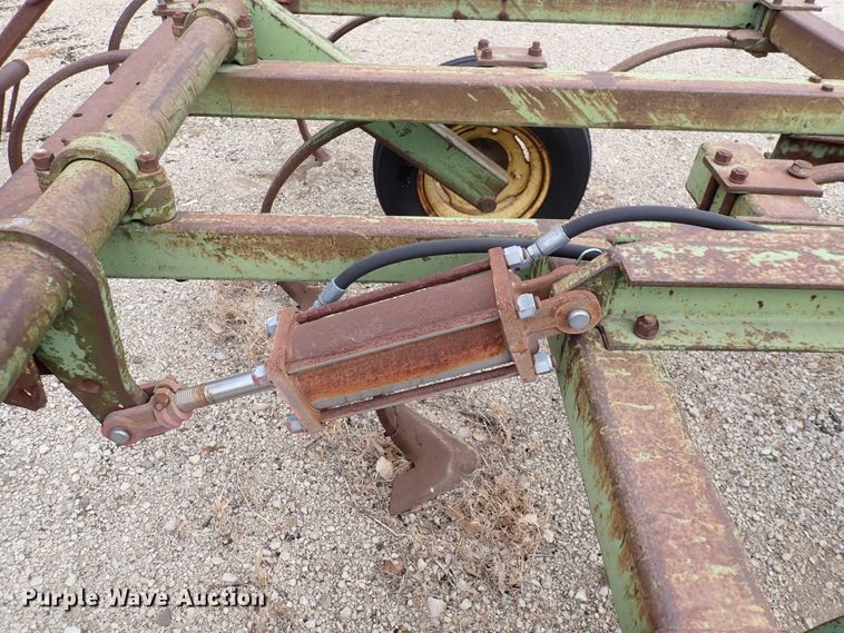 image for item JU9011 John Deere 1600  field cultivator