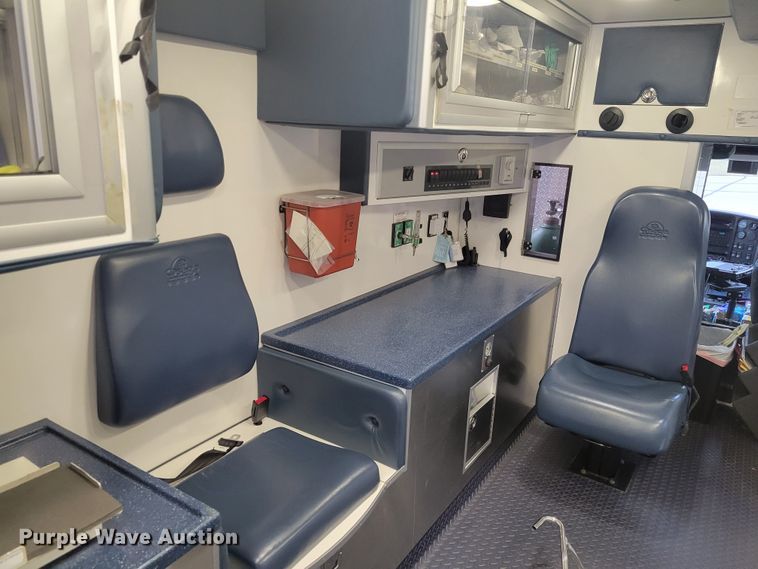 image for item KH9911 2009 GMC C4500  ambulance