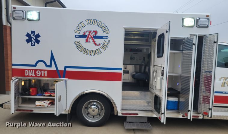 image for item KH9911 2009 GMC C4500  ambulance