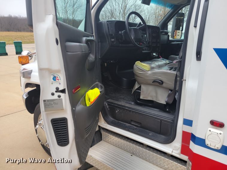 image for item KH9911 2009 GMC C4500  ambulance