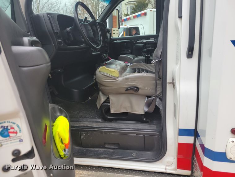 image for item KH9911 2009 GMC C4500  ambulance