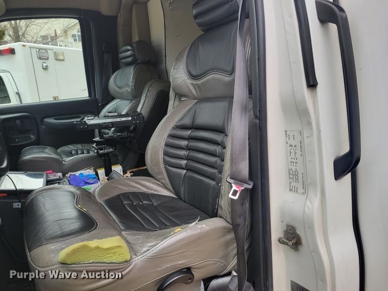 image for item KH9911 2009 GMC C4500  ambulance