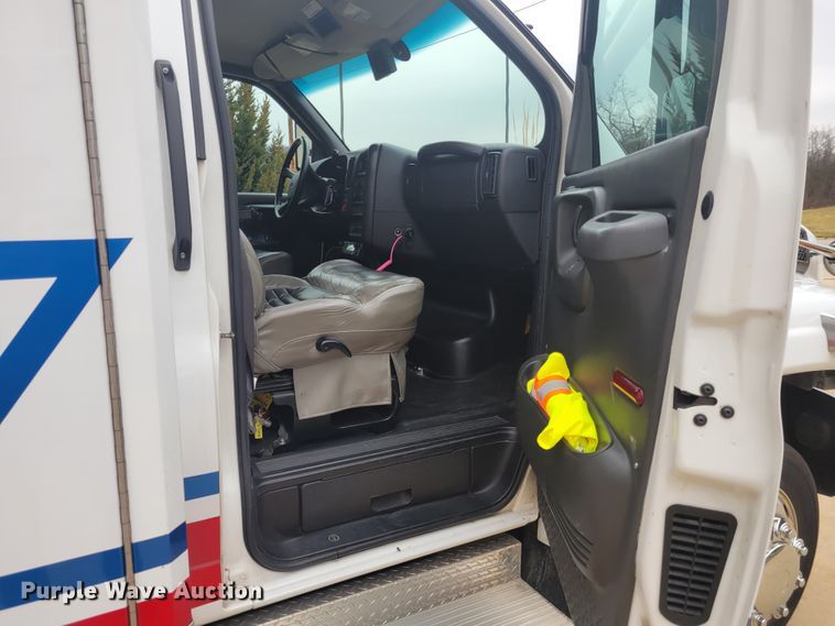 image for item KH9911 2009 GMC C4500  ambulance