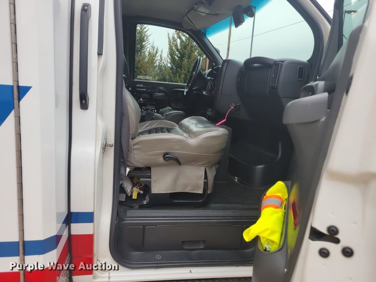 image for item KH9911 2009 GMC C4500  ambulance