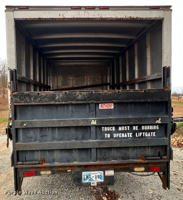 image for item KK9555 1991 Chevrolet 3500  box truck