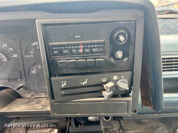 image for item KK9555 1991 Chevrolet 3500  box truck