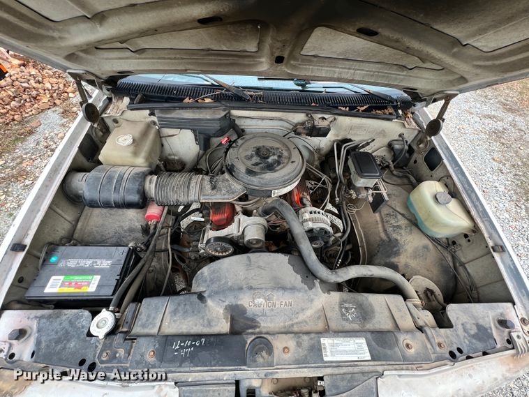 image for item KK9555 1991 Chevrolet 3500  box truck