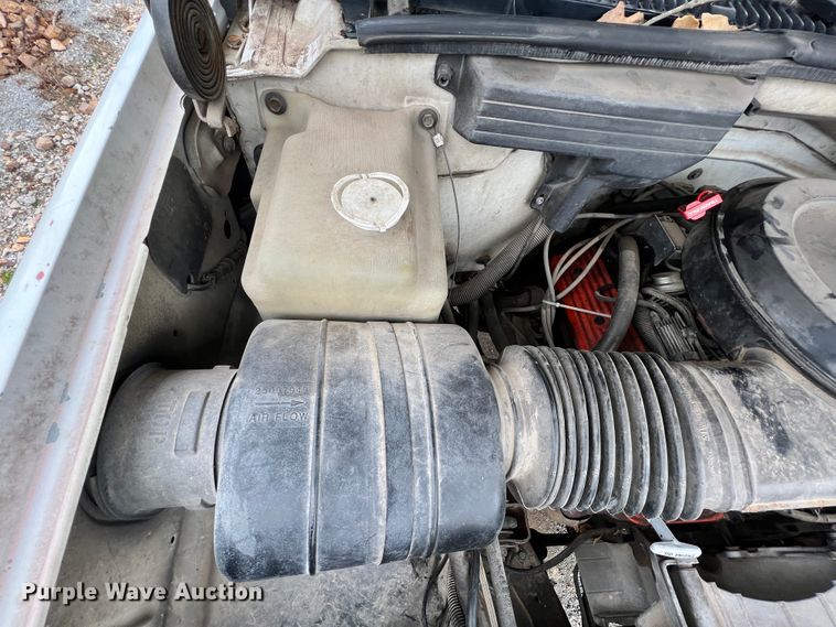 image for item KK9555 1991 Chevrolet 3500  box truck