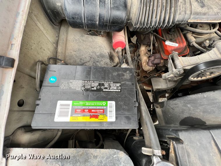 image for item KK9555 1991 Chevrolet 3500  box truck