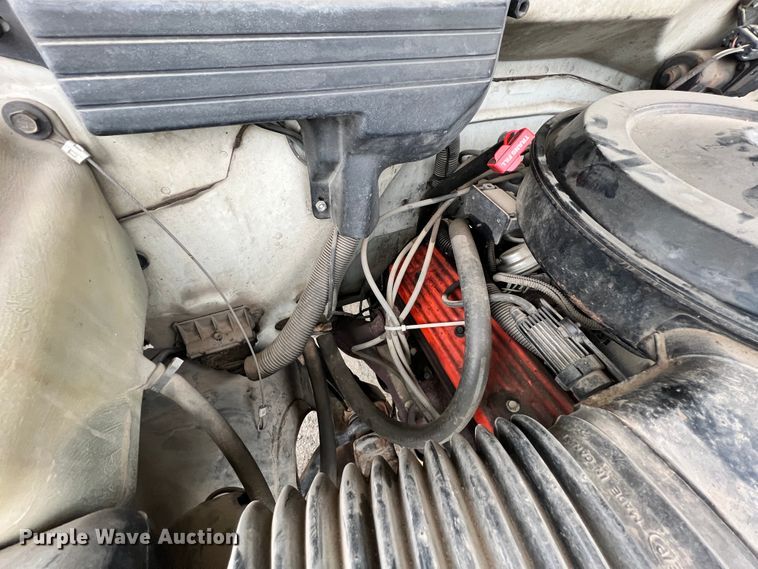 image for item KK9555 1991 Chevrolet 3500  box truck