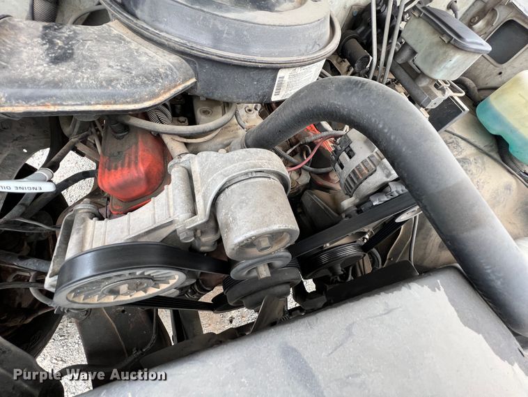 image for item KK9555 1991 Chevrolet 3500  box truck