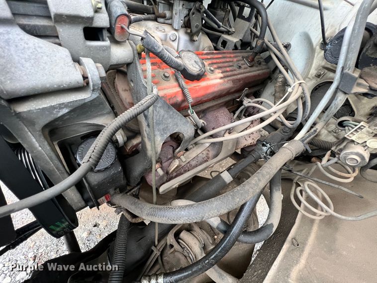 image for item KK9555 1991 Chevrolet 3500  box truck