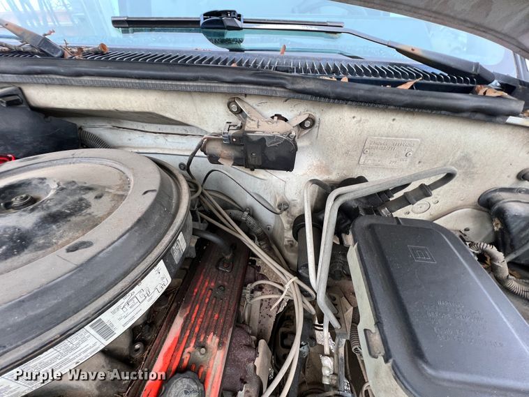 image for item KK9555 1991 Chevrolet 3500  box truck