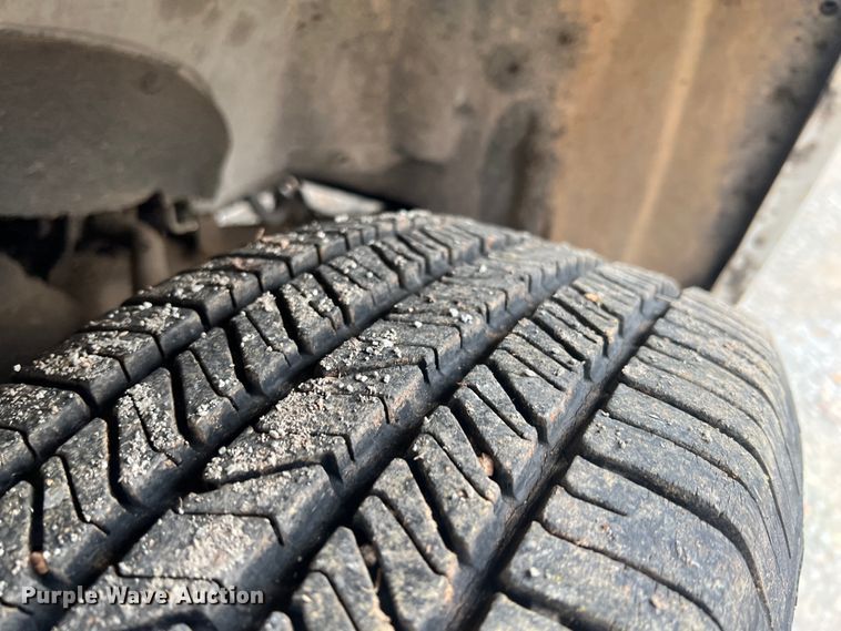 image for item KK9555 1991 Chevrolet 3500  box truck