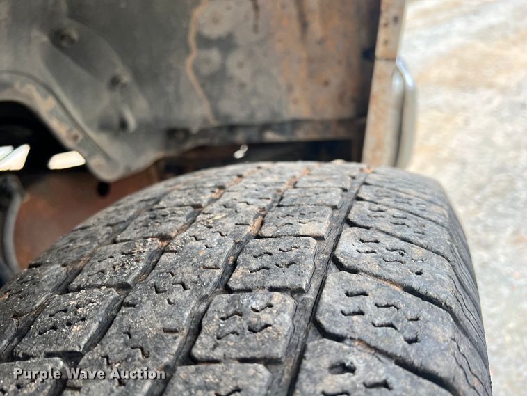 image for item KK9555 1991 Chevrolet 3500  box truck