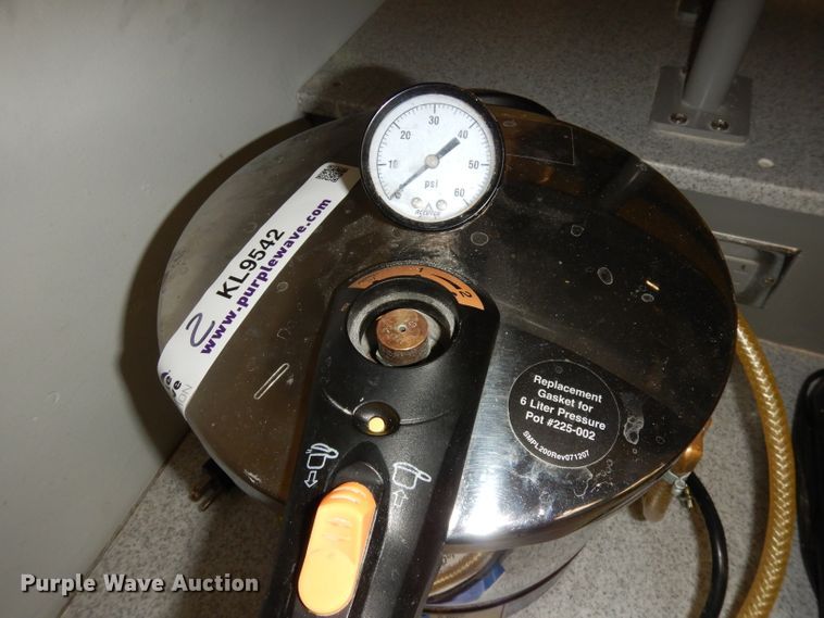 image for item KL9542 (2) Great Lakes 6LTR pressure pots