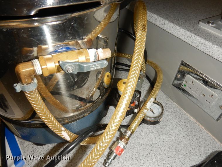 image for item KL9542 (2) Great Lakes 6LTR pressure pots