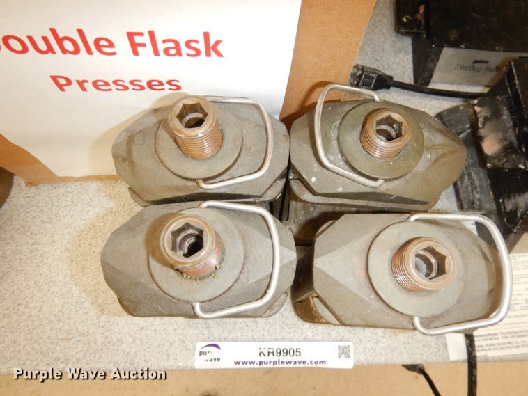 image for item KR9905 (4) Hanau Water Pik double flask presses