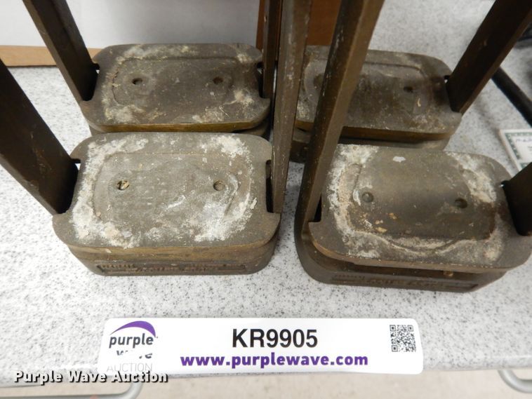 image for item KR9905 (4) Hanau Water Pik double flask presses