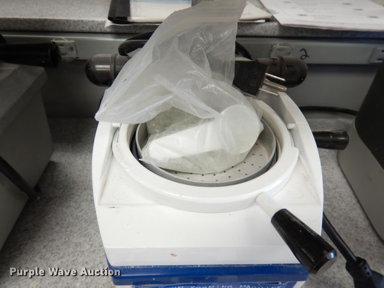 image for item KR9918 (3) vacuum machines