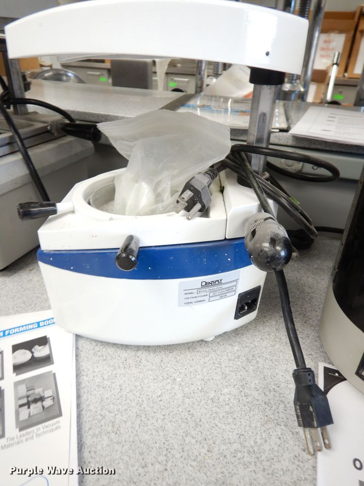 image for item KR9918 (3) vacuum machines