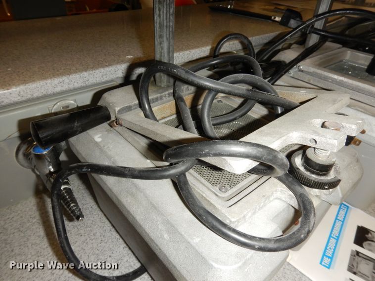 image for item KR9918 (3) vacuum machines