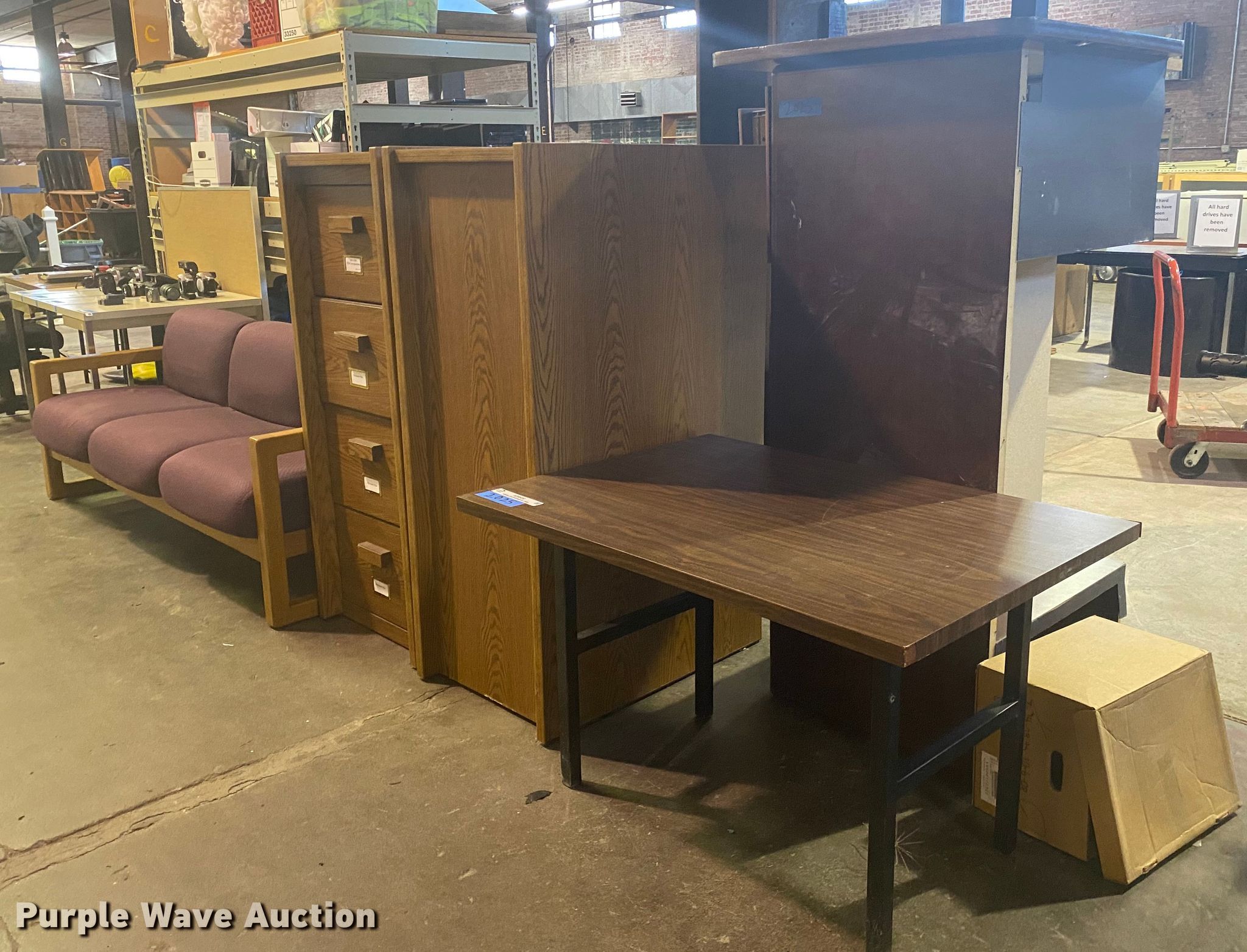 Furniture in Tulsa, OK Item IG9604 sold Purple Wave