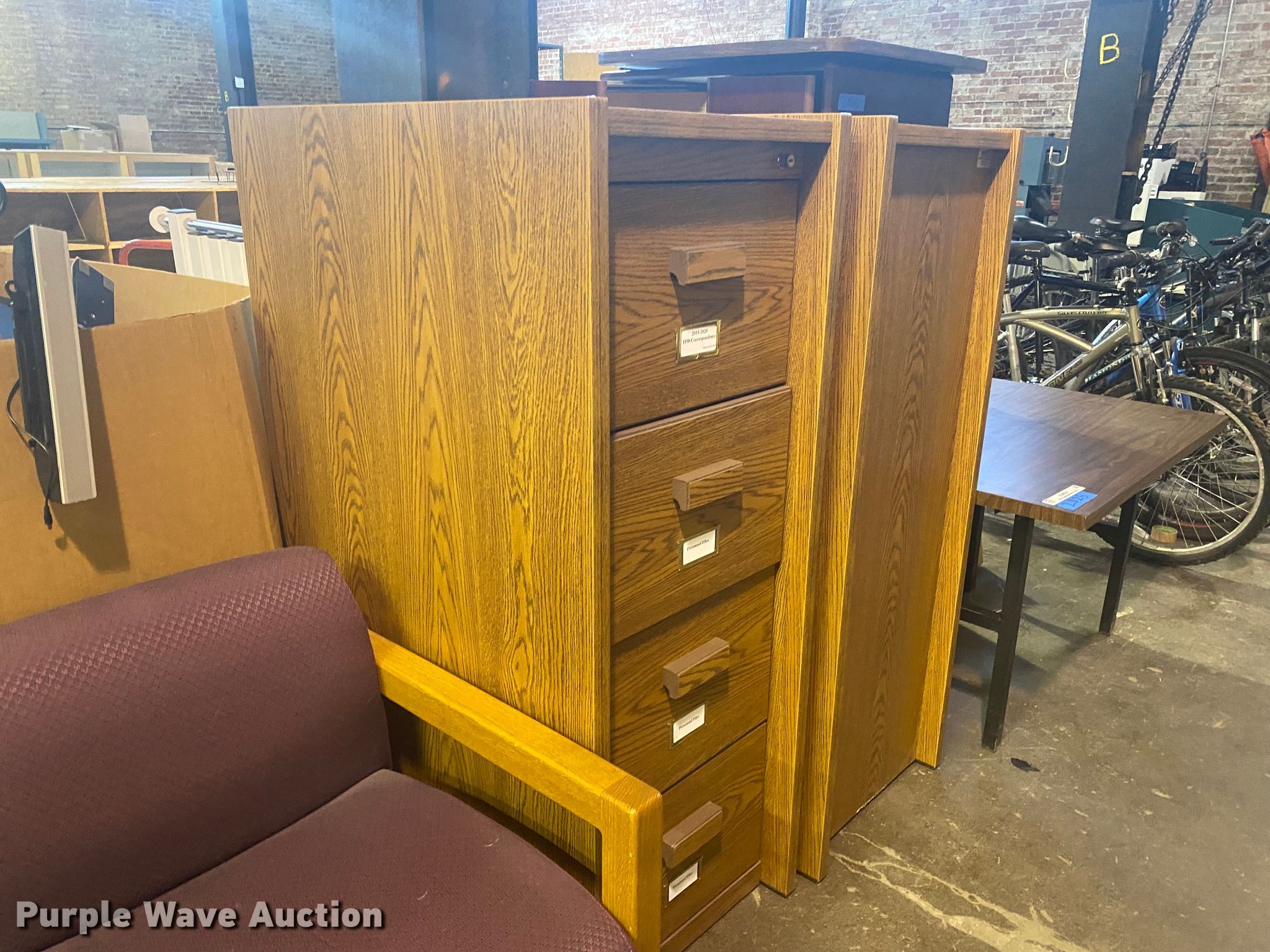 Furniture in Tulsa, OK Item IG9604 sold Purple Wave