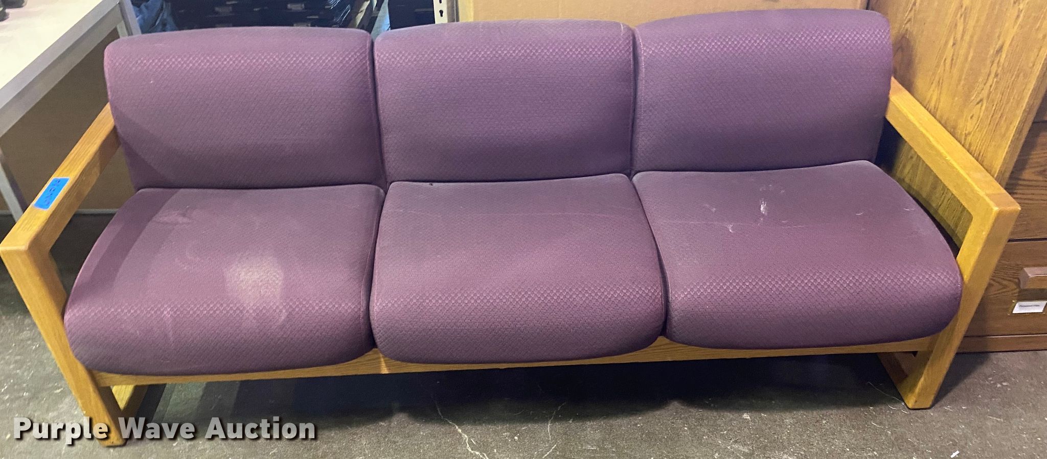 Furniture in Tulsa, OK Item IG9604 sold Purple Wave