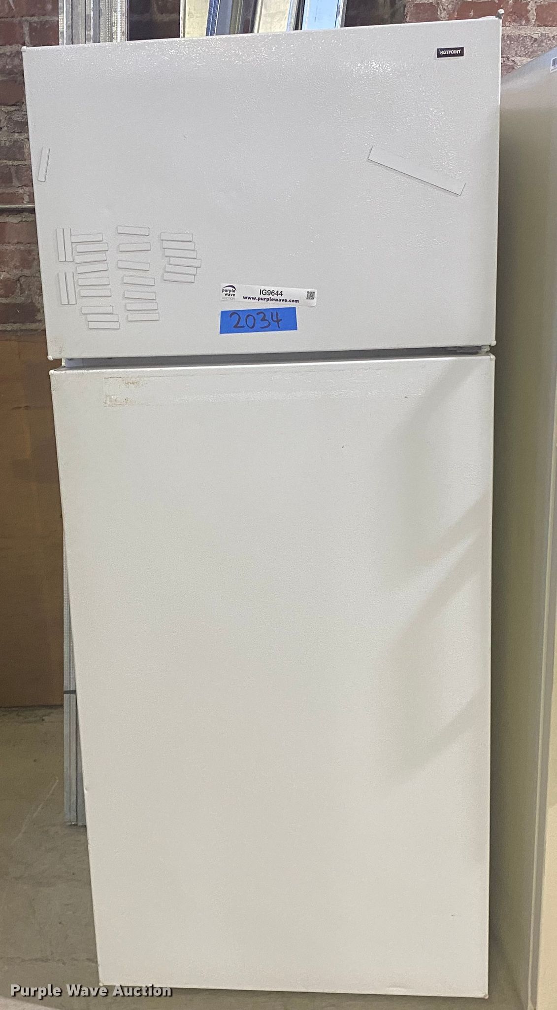 Hotpoint refrigerator in Tulsa, OK Item IG9644 sold Purple Wave