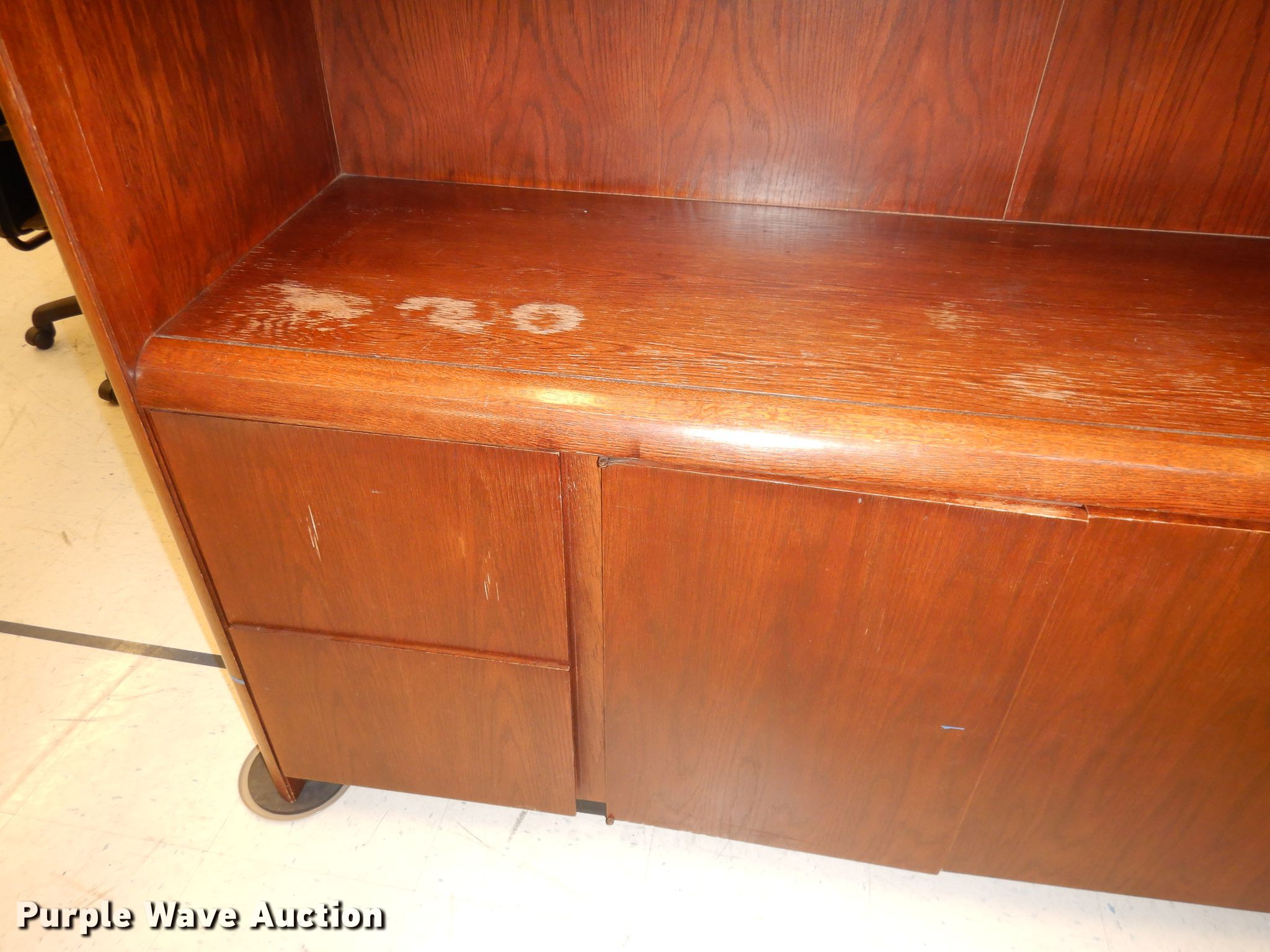 Furniture in Topeka, KS Item JE9813 sold Purple Wave