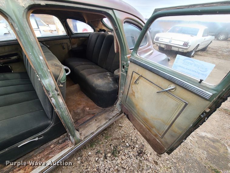 image for item DJ1601 1948 Chrysler  sedan